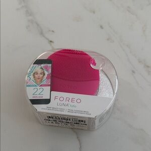 FOREO Luna Fofo in Vivid Pink